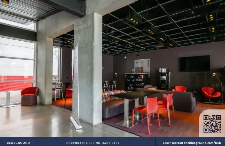 Studio Lincoln Park Apartment