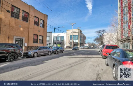 Studio Lincoln Park Apartment