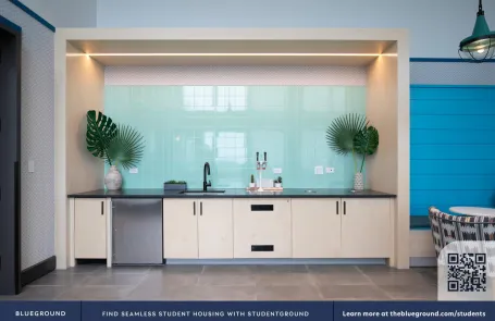 1 Bedroom West Loop Apartment