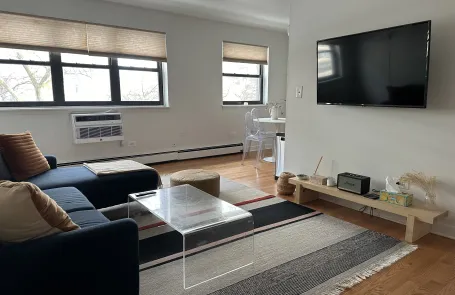 1 Bedroom Edgewater Apartment