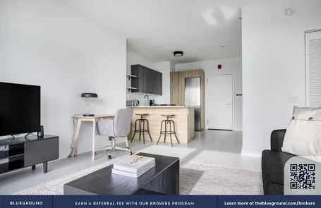 1 Bedroom West Loop Apartment