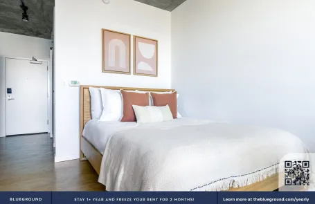 Studio Lincoln Park Apartment