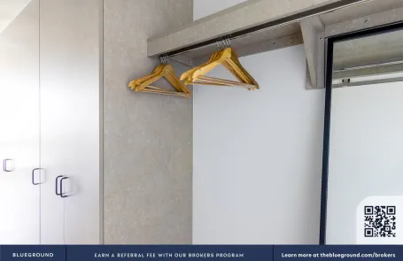 Studio Lincoln Park Apartment