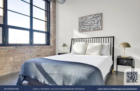 2 Bedroom Lincoln Park Apartment