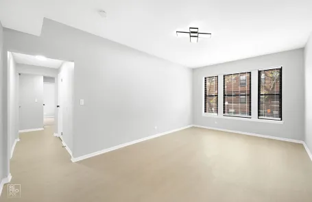 2 Bedroom Bronzeville Apartment