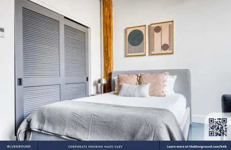 Studio Lincoln Park Apartment