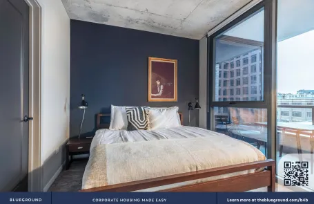 2 Bedroom West Loop Apartment