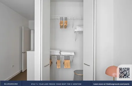 2 Bedroom West Loop Apartment