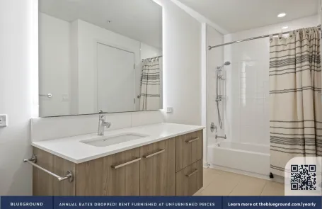 2 Bedroom West Loop Apartment