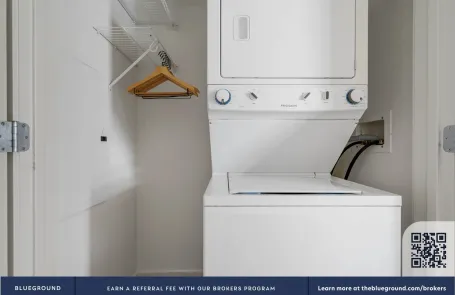 2 Bedroom West Loop Apartment