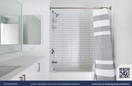 1 Bedroom West Loop Apartment