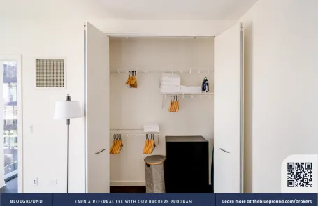 2 Bedroom West Loop Apartment