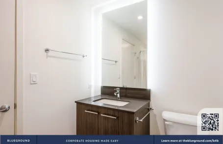 2 Bedroom West Loop Apartment