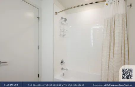 2 Bedroom West Loop Apartment