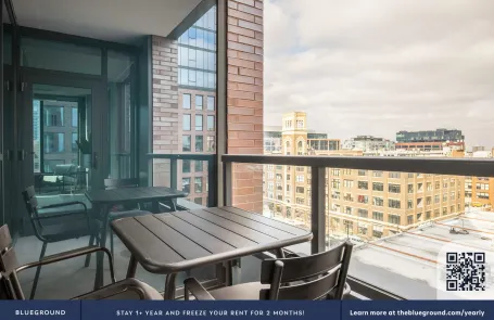 2 Bedroom West Loop Apartment