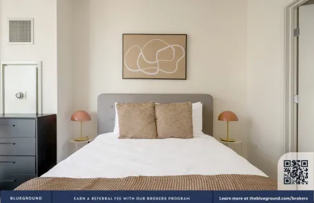 2 Bedroom West Loop Apartment