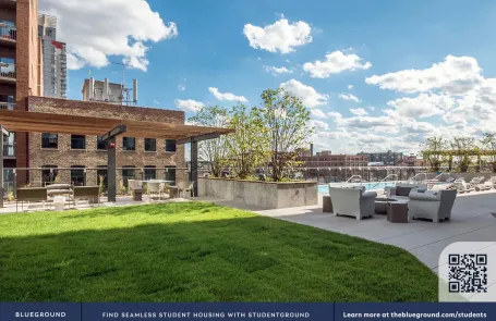 2 Bedroom West Loop Apartment