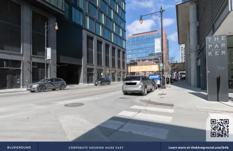 1 Bedroom West Loop Apartment
