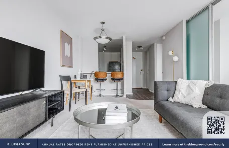 1 Bedroom Lakeview Apartment