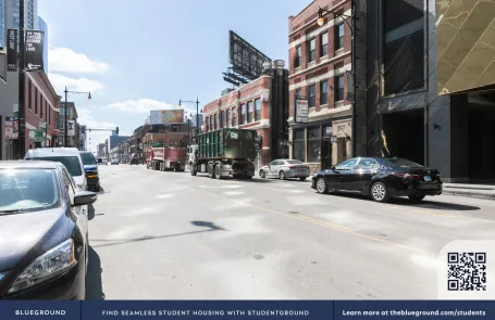2 Bedroom West Loop Apartment