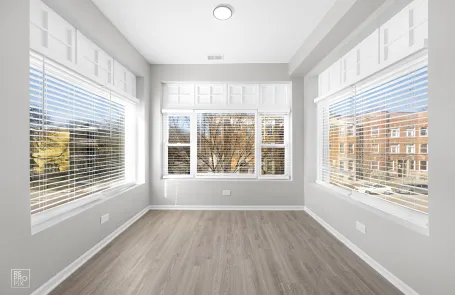 2 Bedroom Bronzeville Apartment