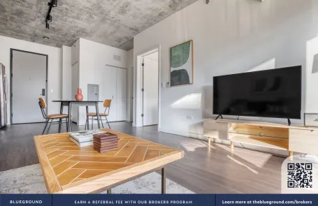 2 Bedroom South Loop Apartment