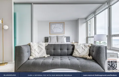 1 Bedroom Lakeview Apartment
