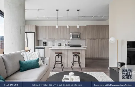2 Bedroom West Loop Apartment