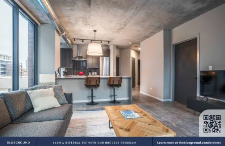 2 Bedroom West Loop Apartment