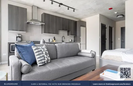 Studio West Loop Apartment