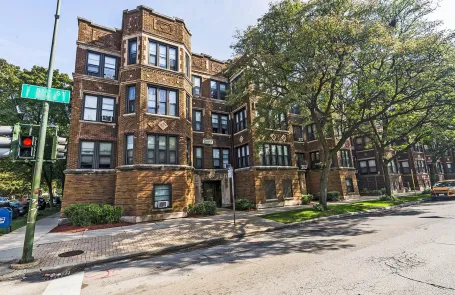 3 Bedroom Bronzeville Apartment