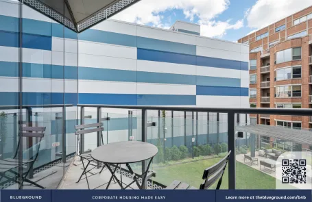 2 Bedroom West Loop Apartment
