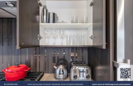 2 Bedroom West Loop Apartment