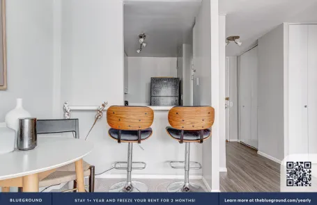 1 Bedroom Lakeview Apartment