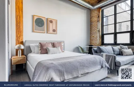 Studio Lincoln Park Apartment