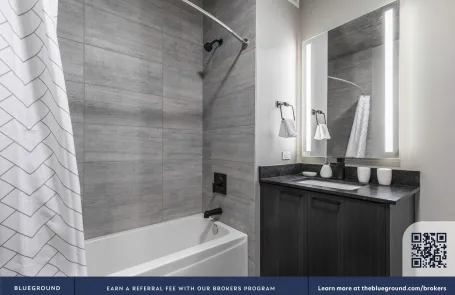 2 Bedroom West Loop Apartment