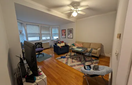 1 Bedroom Lakeview Apartment