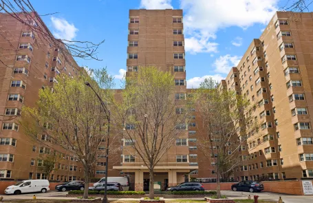 1 Bedroom Edgewater Apartment