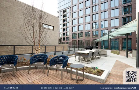 1 Bedroom West Loop Apartment