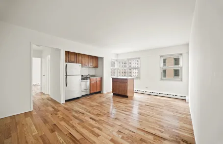 1 Bedroom Edgewater Apartment