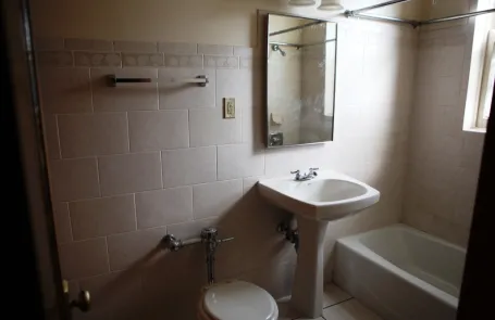 Studio Wrigleyville Apartment