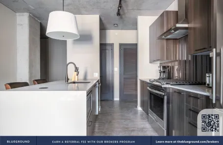 1 Bedroom West Loop Apartment