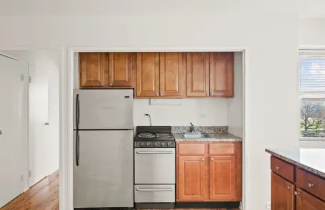 1 Bedroom Edgewater Apartment