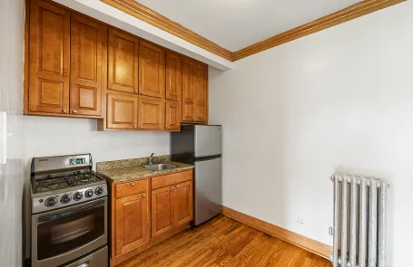 Studio Rogers Park Apartment