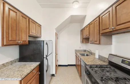 1 Bedroom Edgewater Apartment
