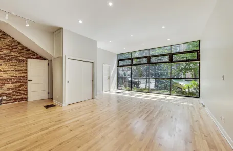 3 Bedroom Edgewater Apartment