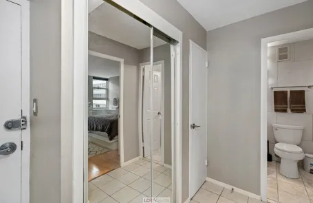 1 Bedroom Lakeview Apartment