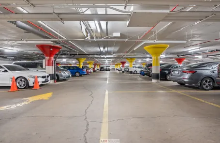 1 Bedroom Lakeview Apartment