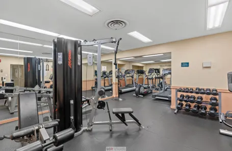 1 Bedroom Lakeview Apartment