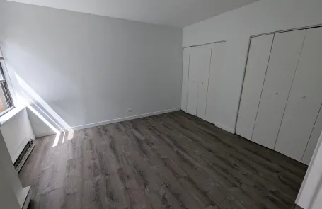 1 Bedroom Edgewater Apartment